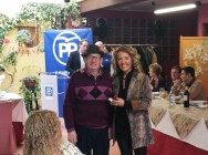 Juan José Martínez premiado con la Gaviota de Plata, con Teresa Mallada