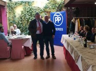 José Juan García, premiado con la Gaviota de Plata, con Luis Venta