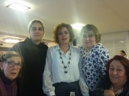 Gloria García con militantes