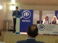 Lito Bujan leyendo el acta del congreso anterior