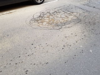 Socavón en la Calle Alfonso Camín