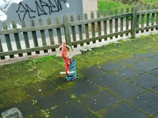 El musgo invade el parque de la Villa