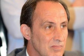 El PP de Mieres propone utilizar taxis para cubrir las líneas más deficitarias de Emutsa